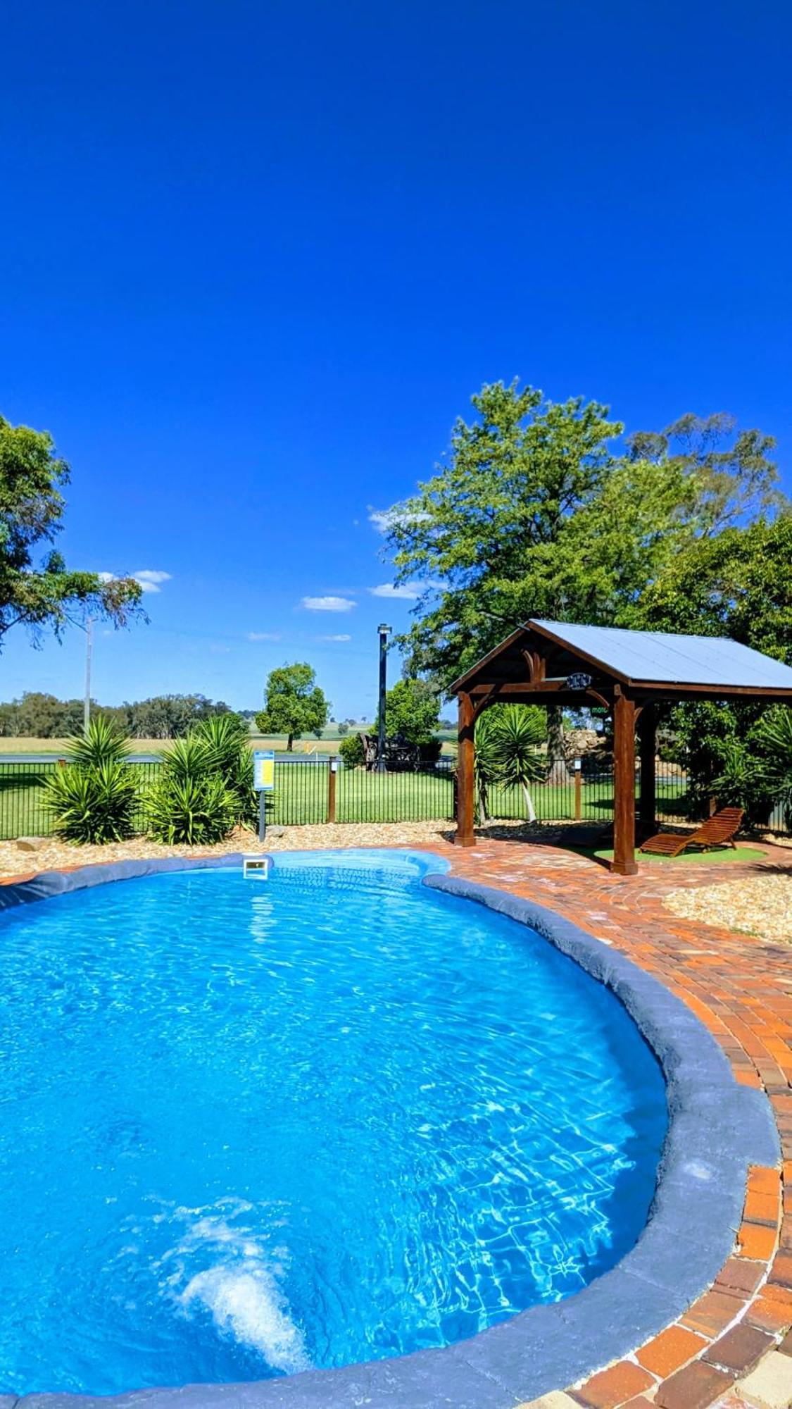 Australian Homestead Motor Lodge Wagga Wagga Esterno foto