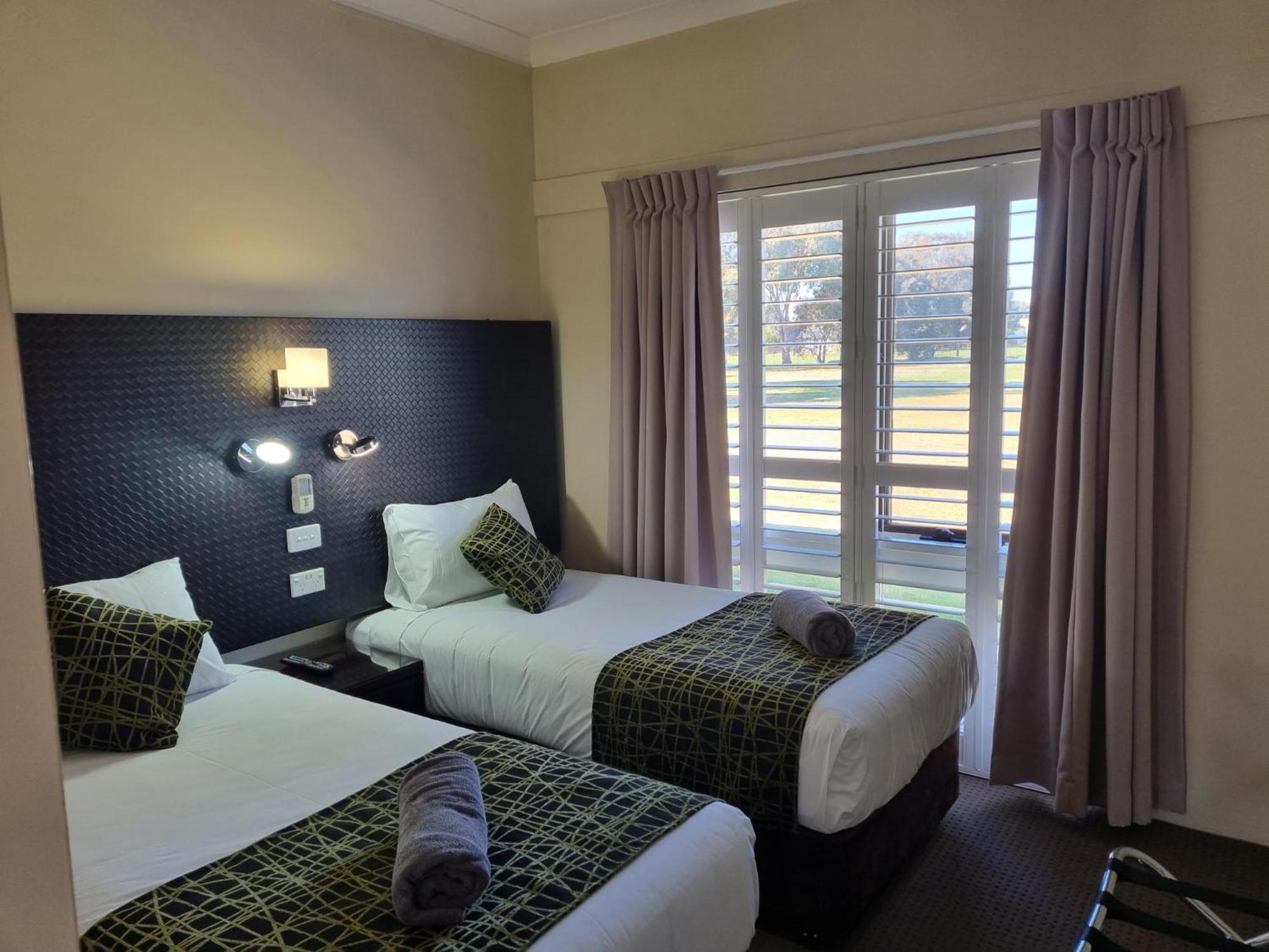 Australian Homestead Motor Lodge Wagga Wagga Esterno foto